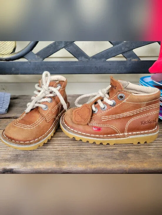 Kickers Kids Sz 25 / 8c Brown Leather Kids Lace-Up Boots W/ Leather tag