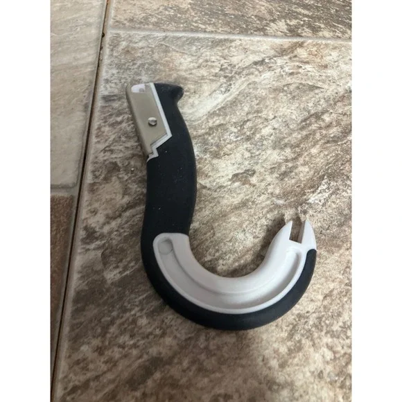 Ergonomic J-Hook Safety Box Cutter Utility Black White Recessed Blade 6.5
