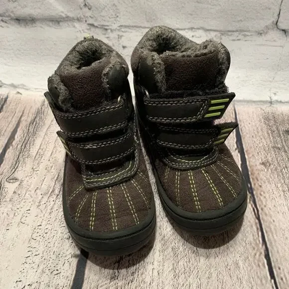 OSHKOSH B’GOSH Boy’s Grey Cold Weather Boots / Size: 6M