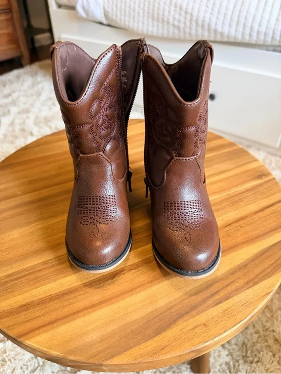 Cat and Jack cowboy boots. Brown Embroidered Western Cowgirl Boots