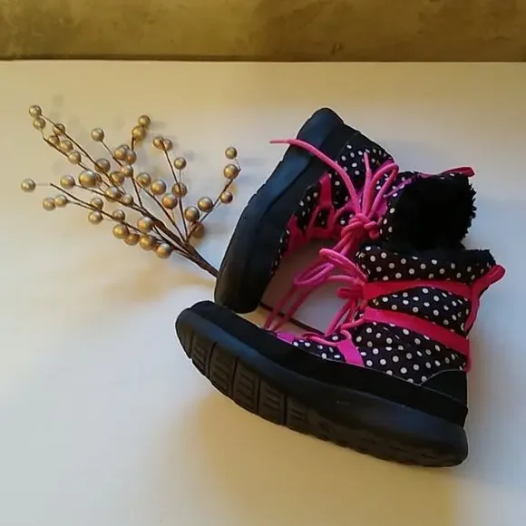 Nike size 3T boots with velcro for opening