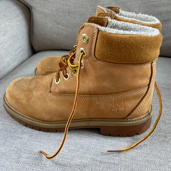EUC Boy's Timberland Work Boots Size 5