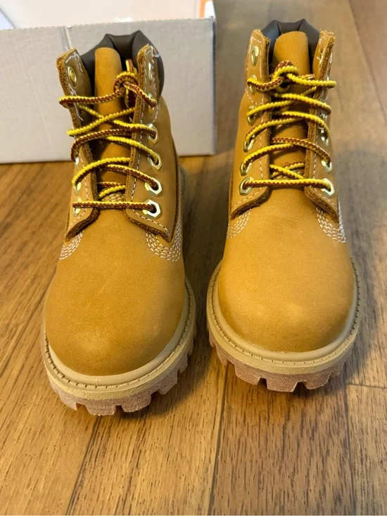 Timberland Wheat Nubuck Lace-Up  Boots