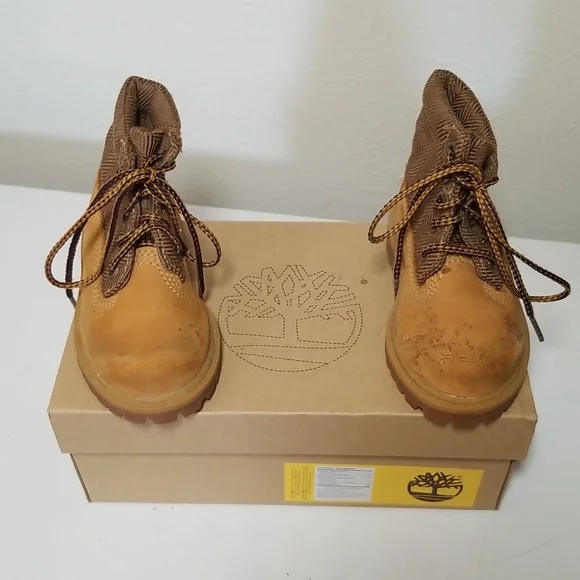 Timberland Toddler Boots Size 6 Wheat color With Shoe Box