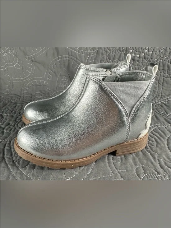Carters Toddler Girls Elia Silver Booties NWT Size Toddler 10