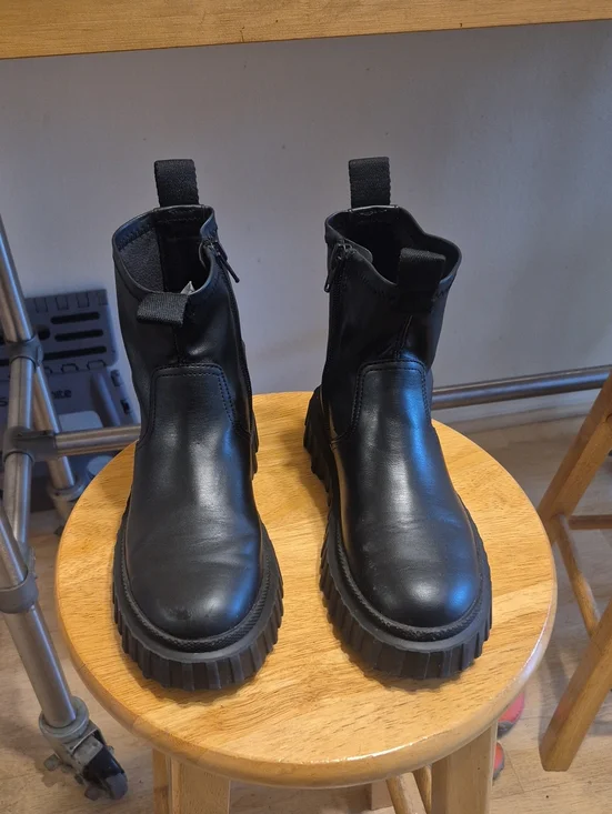 Zara Black Chuncky Platform Boots Zipper Closure
