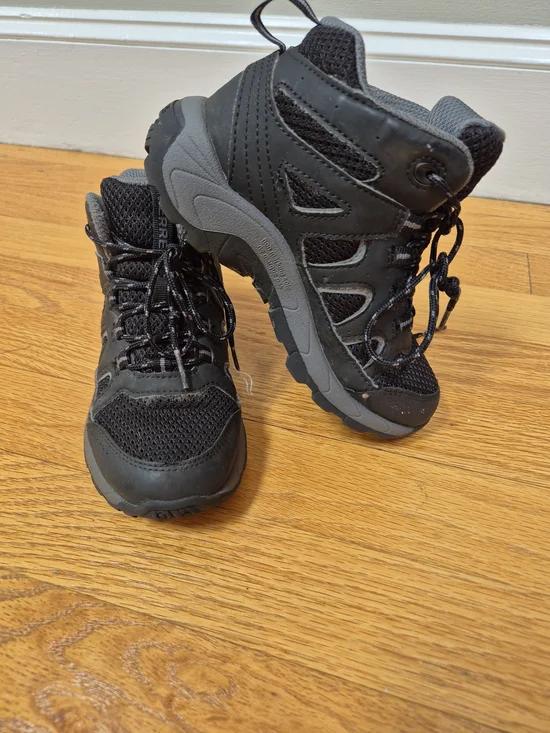 Merrell Oakcreek Mid Lace Waterproof Hiking Boots Black 11.5 Toddler EUC
