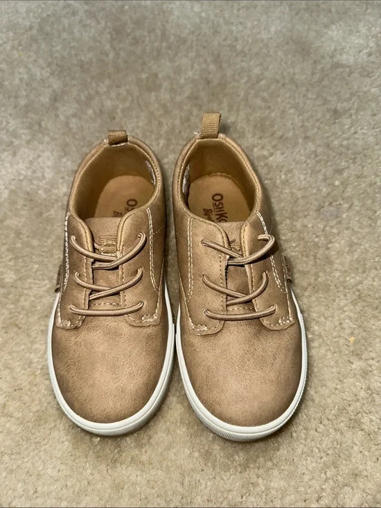 OshKosh B'gosh Little Kids Tan Faux-Leather Lace Sneakers