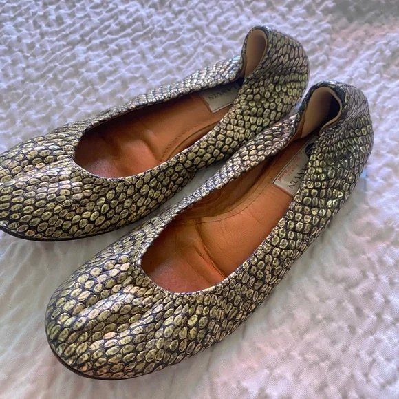 Lanvin Gold Snake skin pebble ballerina flats size 40.5 runs small 8.5-9