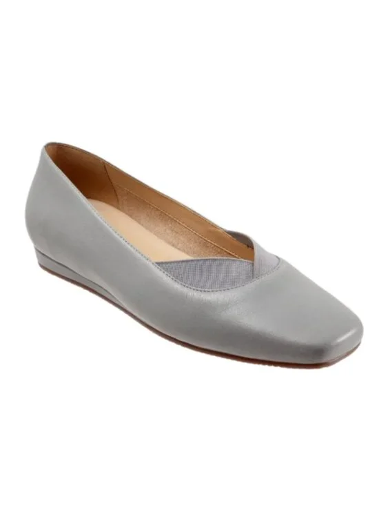 SoftWalk Vianna Women's Square-Toe Leather Loafer Flat - Misty Blue