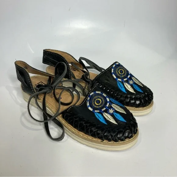Made in Mexico‎ black lace up Huraches dream catcher design size 6