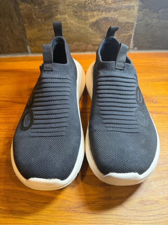 OOFOS OOmy Zen Black Recovery Shoe Slip-On - see measurements and read fully