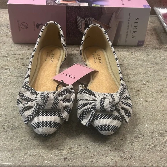 🌸 NEW 🌸 Serra Navy/White Bow Flats