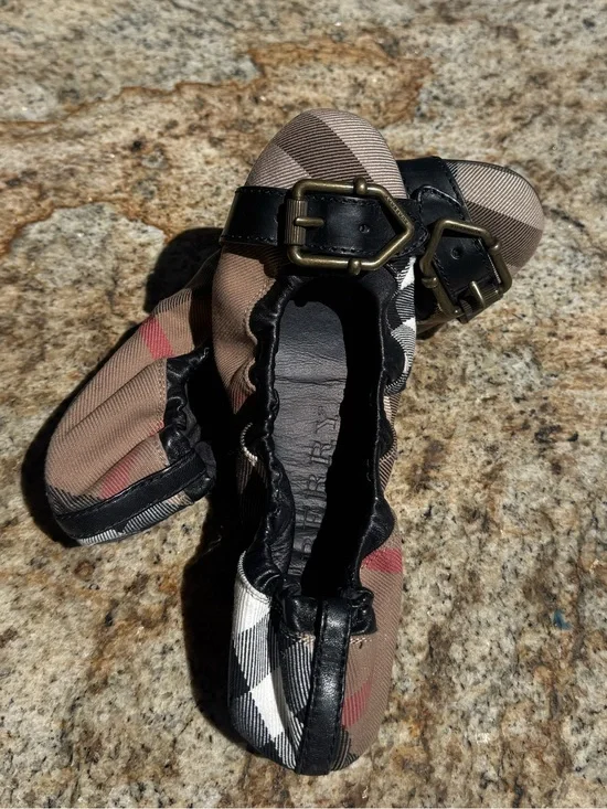 Burberry Nova Check Ballet Flats Buckle Plaid Canvas & Black Leather EU 38 US 7.