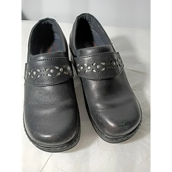 Klogs Woman 7.5 Leather Upper Slip On black Wedge Clogs workwear casual comfort