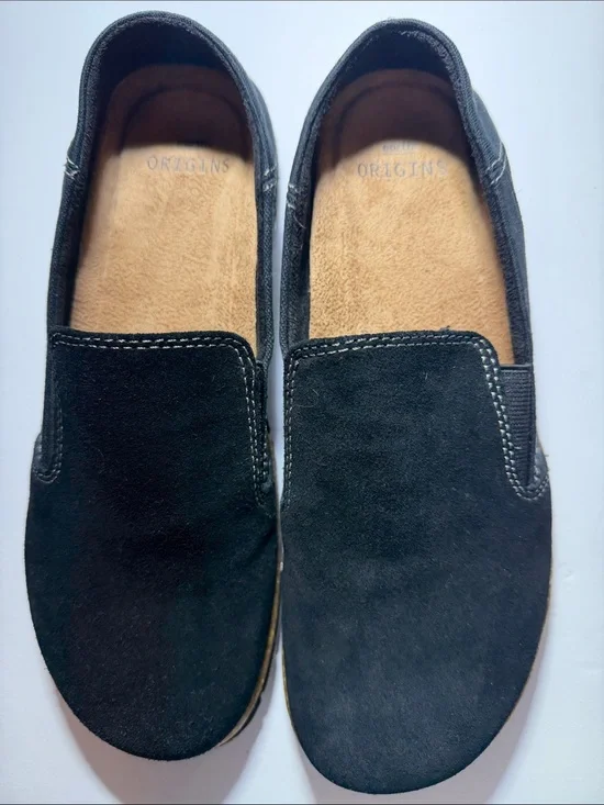 Earth Origins Black Suede women’s Slip-On Loafers size 8M