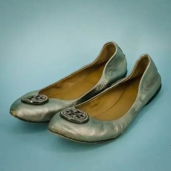 Tory Burch Size 8.5 Claire Cap Toe Silver Metallic Logo Slip On Leather Flats