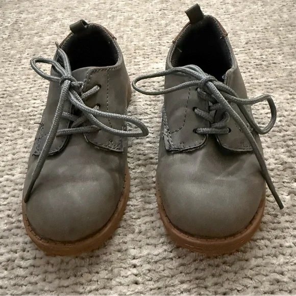 OshKosh B’gosh Gray Dress Shoes‎ Boys Size 8 Leather Look Casual Oxford
