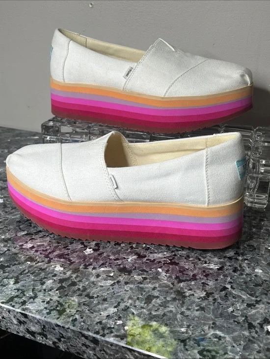 TOMS Sz 8.5 Alpargata Platform Espadrilles Rainbow Rubber 2” Platform Sole