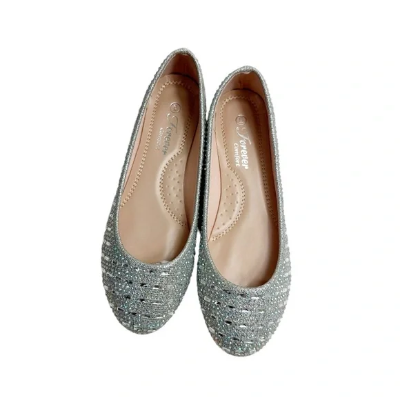 New! Forever Comfort jeweled flats