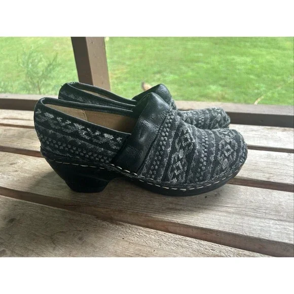 SOFTSPOTS Women's Size 9M Clog Aztec Wool Upper Black Gray Cushioned 762101