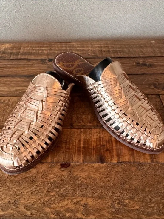 Sam Edelman Keelyn Women’s Leather Woven Slide Mules in Blush Gold Metallic