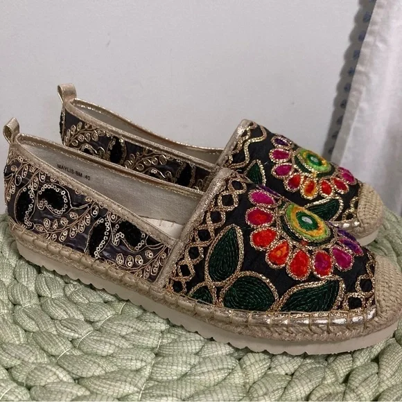 NEW PATRIZIA Women's Maylis Gold Embroidered Slip On Flats Espadrille Size 9