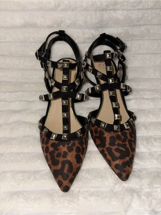 Jessica Simpson Leopard Studded Pointed Toe Flats in Black and Brown 7.5M