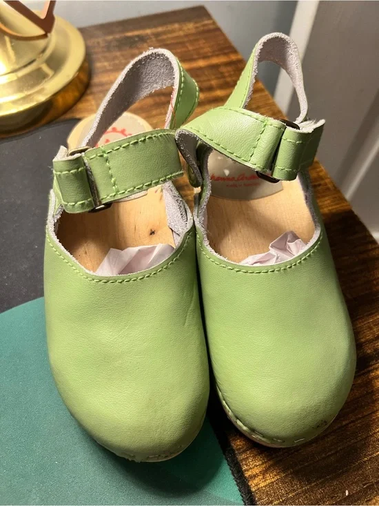 Hanna Andersson Lime Green Leather Mary Jane Moccasins