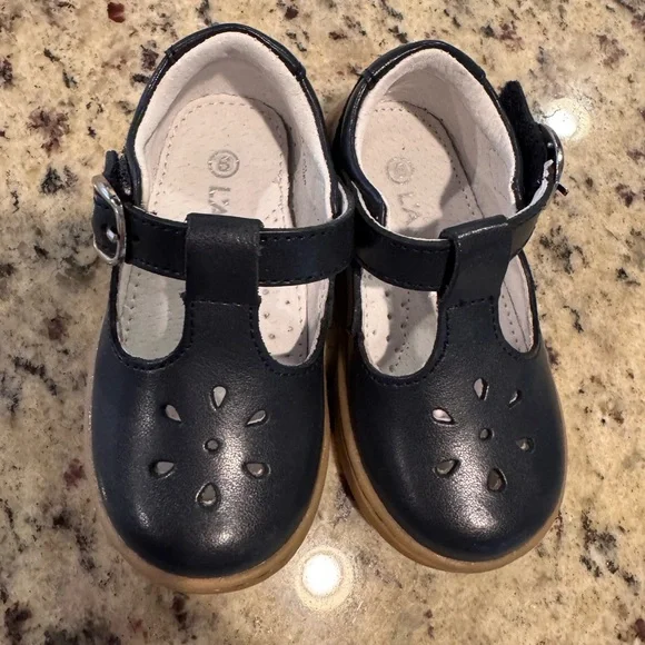 L’AMOUR Children's Navy T-Strap Shoe - Toddler Size 6