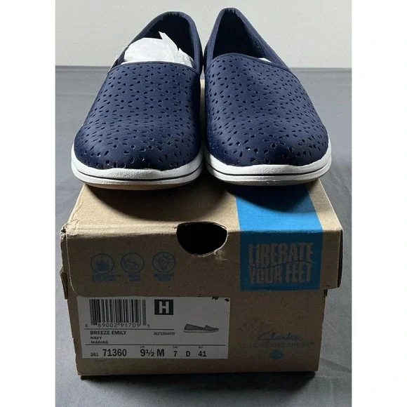 Clarks Cloudsteppers Breeze Emily Navy Blue Perforated Slip On Shoes 9.5M NEW