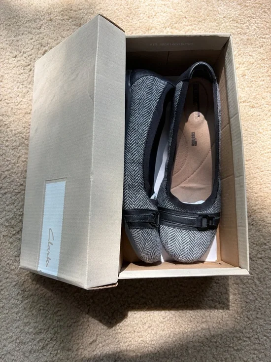 Clarks Kinzie Light Women’s Black Tweed Flats - With Box (Size 8)