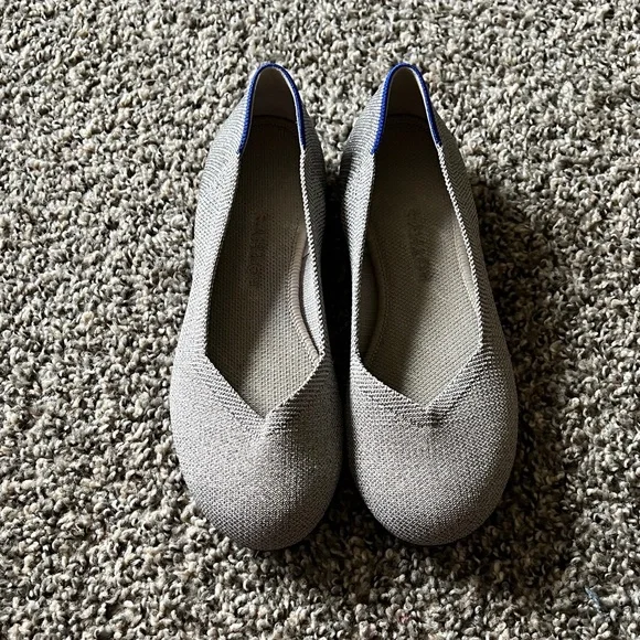 Rothy’s platinum metallic size 8.5