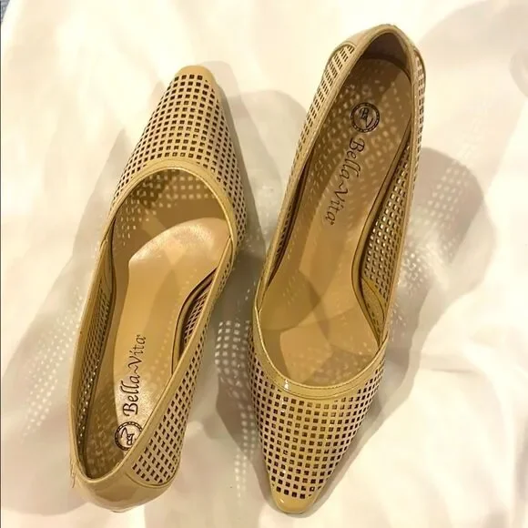 BELLA VITA NUDE PATENT MESH PUMPS.  NEW