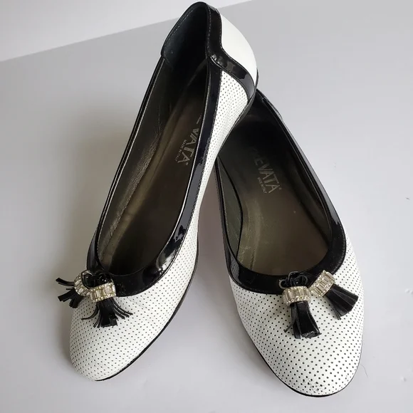Prevata Women's White Leather Tassel Flats Size 6