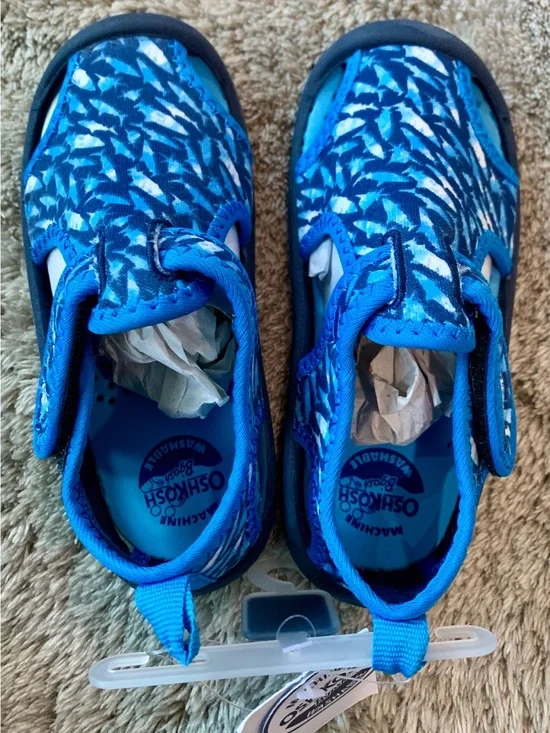 OshKosh B'gosh Bright Blue Patterned Kids Water Shoes