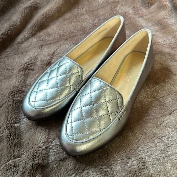 NWOB TALBOTS Ryan Quilted Metallic Silver Leather Flats Sz 6