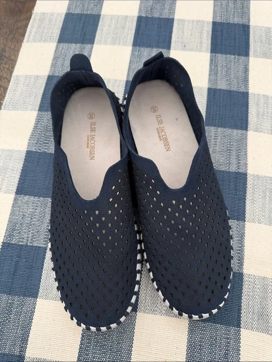 Ilse Jacobsen Navy Perforated Slip-On Flats size 7.5/38