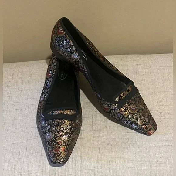 Talbots Black Sarin Floral Brocade Pointed Flats