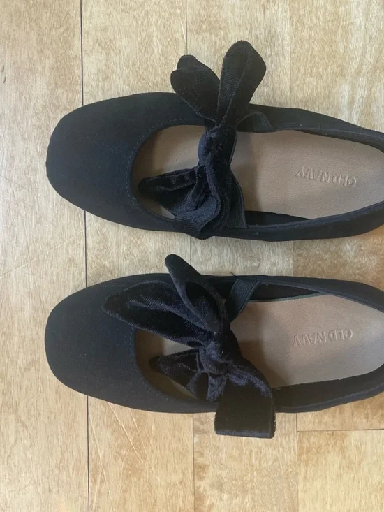 Old Navy Black Velvet Bow Ballet Flats
