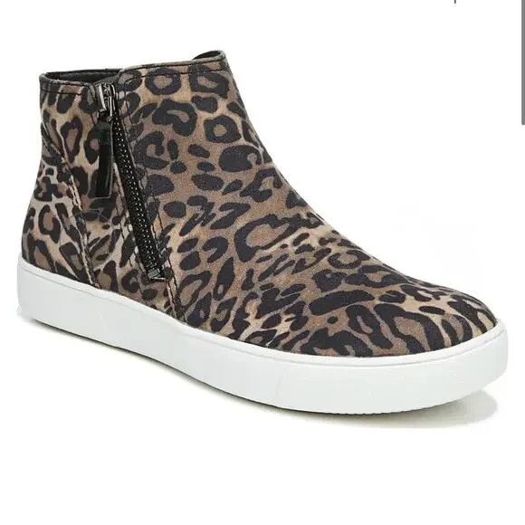 NEW NATURALIZER Leopard Print Miranda Booties High top Sneakers Zipper Side Sz 9