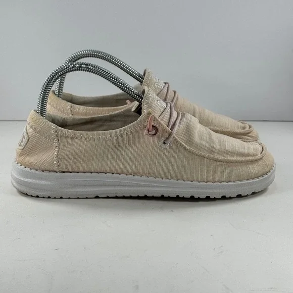 Hey Dude Wendy Star Loafer‎ Slip On Shoes Women's Size 8 Beige Canvas Casual