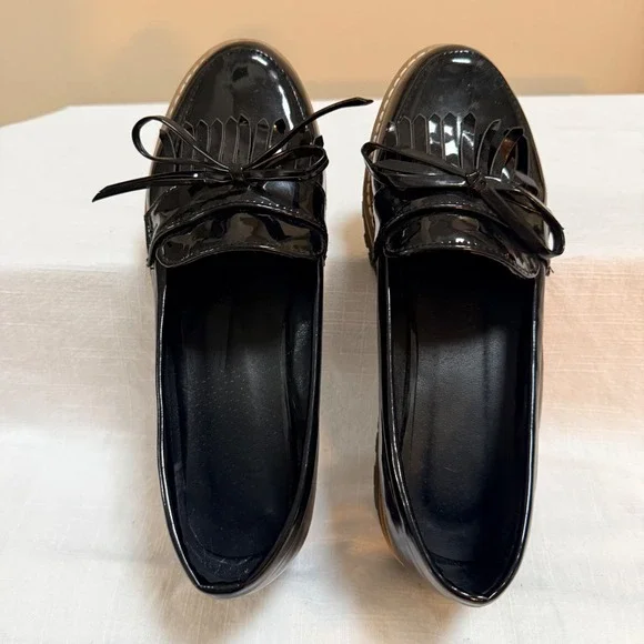 Unbranded Patent Kiltie Loafers 38 Black Bow Lug Sole Chunky Heel Shoes
