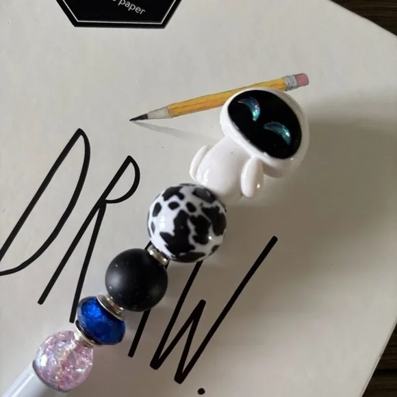 Disney Doorables: Wall-E: Eve handmade beaded pen