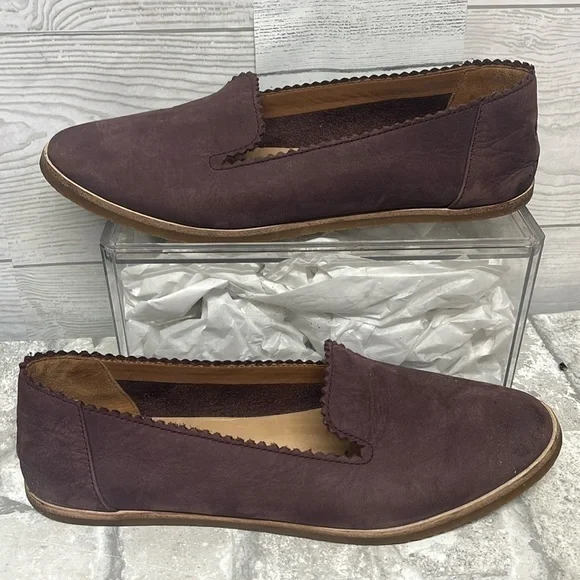 Ugg maroon‎ suede flats SZ 6