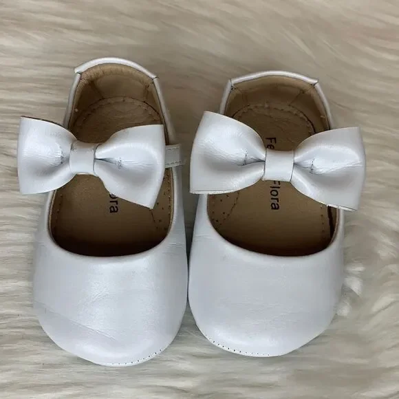 Felix & Flora White Bow Mary Jane Soft Sole Dress Shoes 120