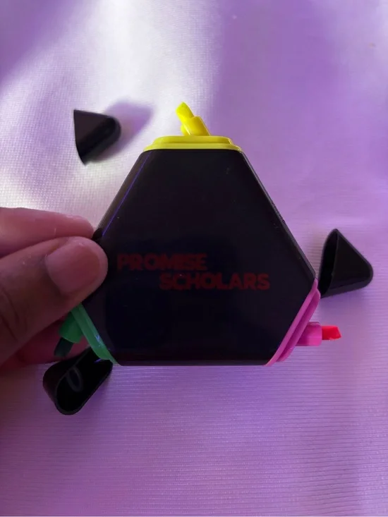 3-in-1 Triangle Highlighter Pen