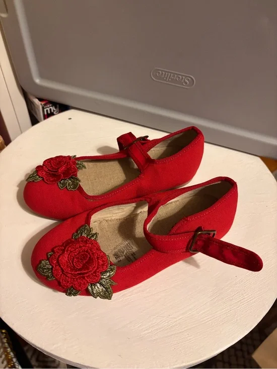 Red Rose Mary Jane Kids Shoes with Embroidered Flower