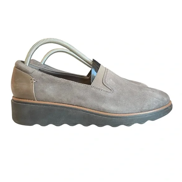Clarks Women's Slip-On Loafer Shoes‎