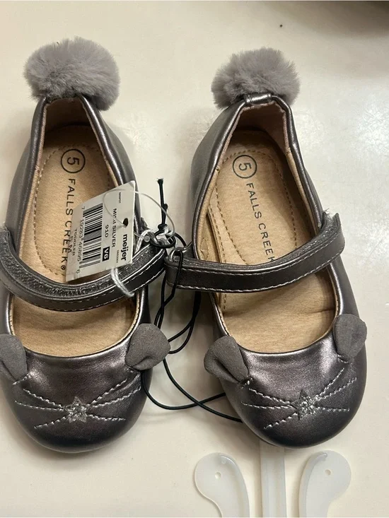 NWT-Little Girls Falls Creek Silver Mary Jane With Kitten Face Dress Shoes